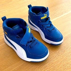 Puma kids shoe. Hightop blue and orange. Size 11 kids. Worn once